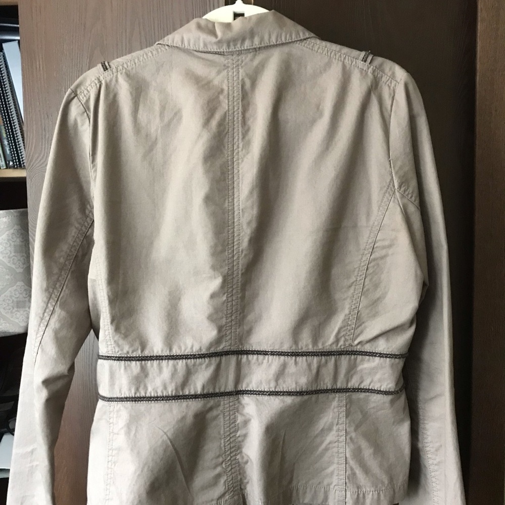 Suit - Picture 3 of 8